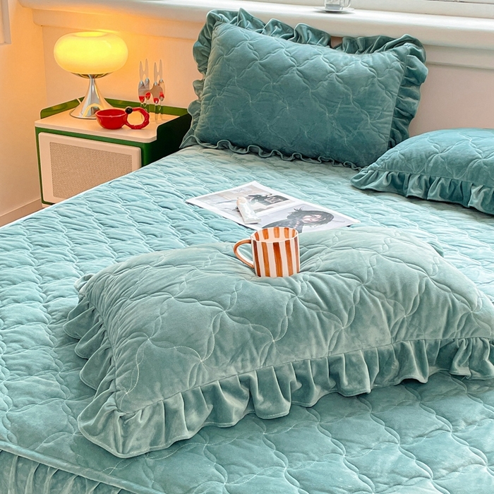 91家纺网 家纺一手货源 找家纺 （总）忘忧草 2023新款宝宝绒夹棉床裙保暖牛奶绒优雅系列