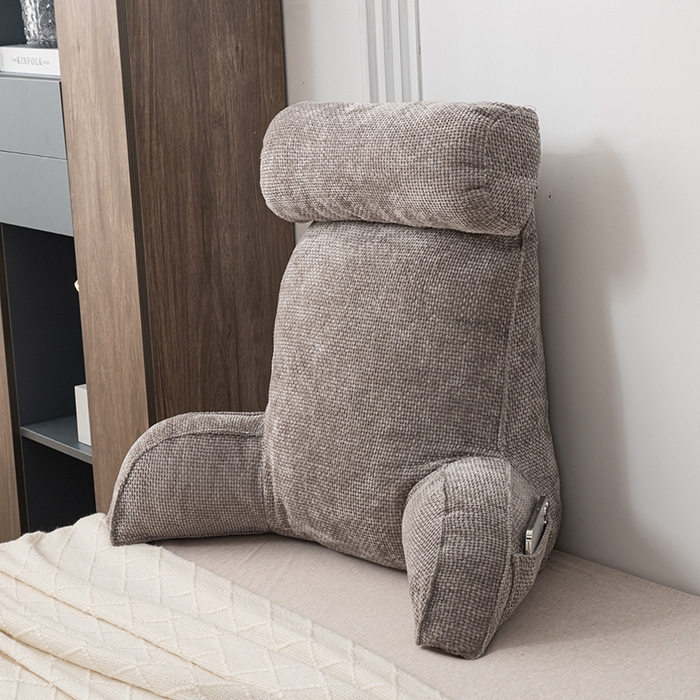 91家纺网 家纺一手货源 找家纺 一兰家纺 2025新款单人加厚雪芙绒格三角靠垫床上靠枕沙发靠背阅读枕 爱荳-丝缎灰