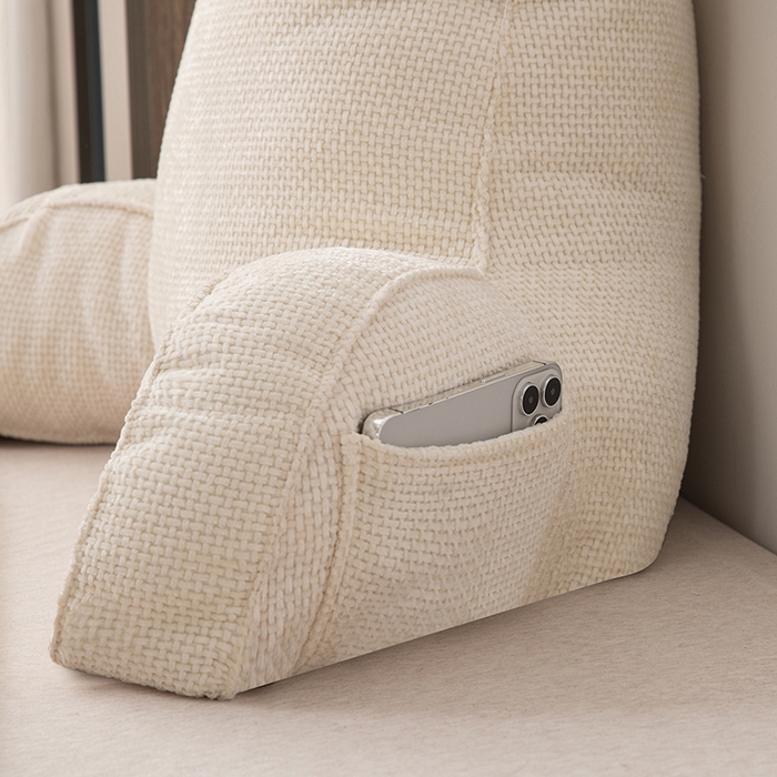 91家纺网 家纺一手货源 找家纺 一兰家纺 2025新款单人加厚雪芙绒格三角靠垫床上靠枕沙发靠背阅读枕 爱荳-奶昔米