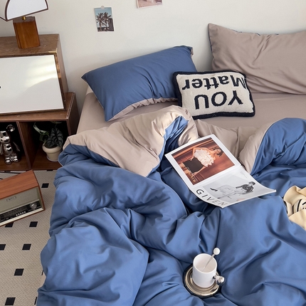 91家纺网 家纺一手货源 找家纺 维娜斯家纺 2025新款水洗棉纯色双拼四件套亲肤柔单人被套床单学生三件套 蓝色+驼色