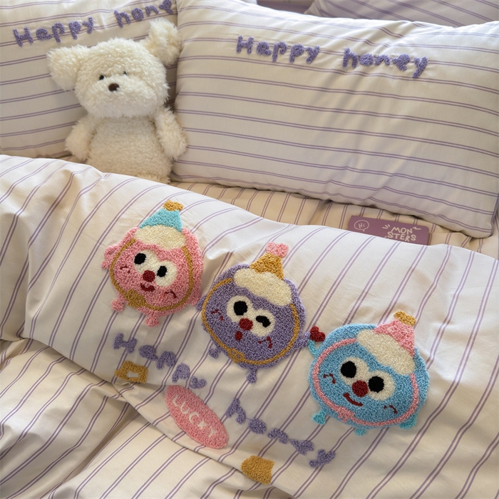 91家纺网 家纺一手货源 找家纺 （总）有间小屋 2025新款全棉条纹印花+毛巾绣系列四件套