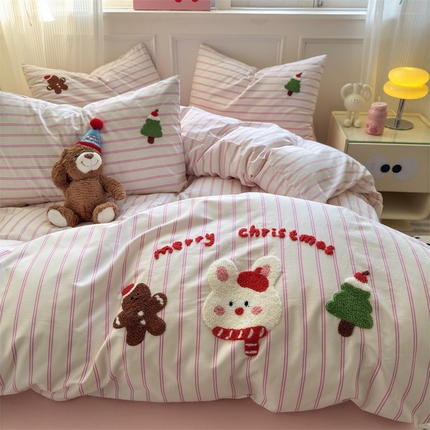 91家纺网 家纺一手货源 找家纺 （总）有间小屋 2025新款全棉条纹印花+毛巾绣系列四件套