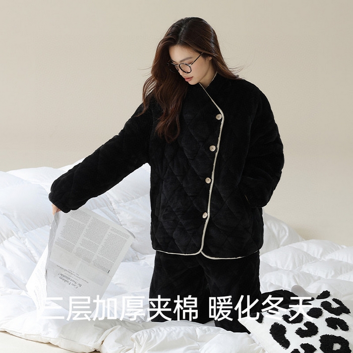 91家纺网 家纺一手货源 找家纺 （总）2025新款夹棉立领女款黑色