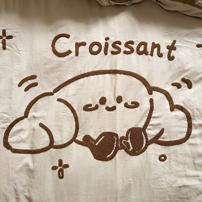 91家纺网 家纺一手货源 找家纺 曼谷家纺 2025新款软糯毛巾绣水洗棉四件套-【买家秀联系微信】专属版权，质检报告 牛角包-奶咖