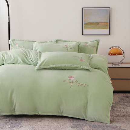 91家纺网 家纺一手货源 找家纺 （买家秀 爆款不断货）A类母婴级牛奶绒刺绣四件套珊瑚绒四件套雪花绒四件套刺绣牛奶绒四件套纯色牛奶绒套 玫瑰-清新绿
