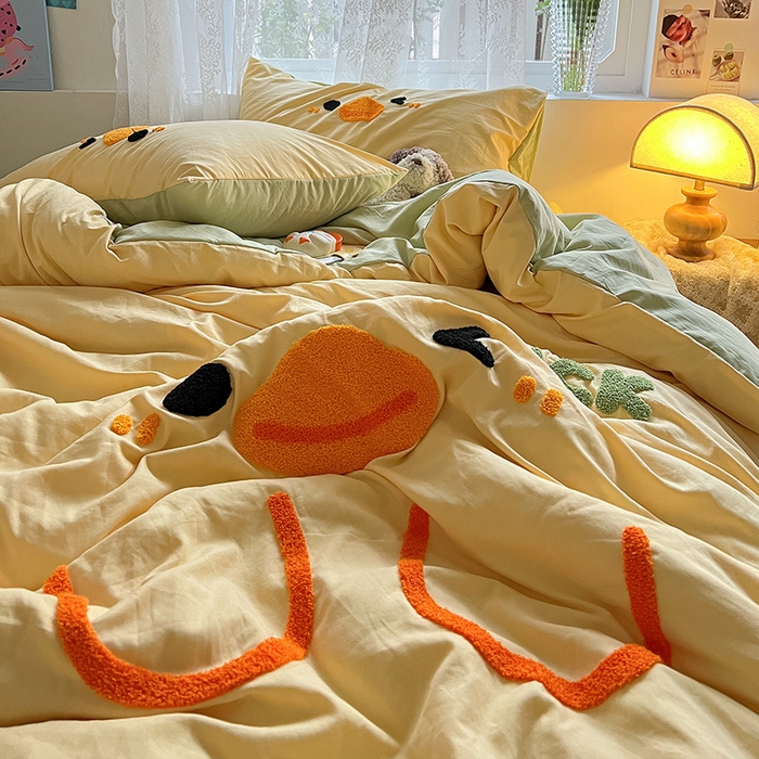 91家纺网 家纺一手货源 找家纺 曼谷家纺 2025新款软糯毛巾绣水洗棉四件套-【买家秀联系微信】专属版权，质检报告 黄鸭