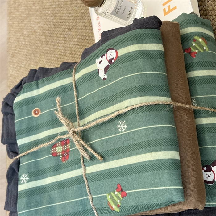 91家纺网 家纺一手货源 找家纺 荣轩 2024新款全棉印花双层纱四件套 皱皱纱花边款 花边姜饼人