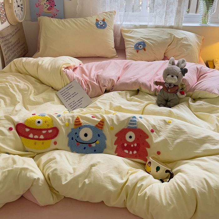 91家纺网 家纺一手货源 找家纺 曼谷家纺 2025新款软糯毛巾绣水洗棉四件套-【买家秀联系微信】专属版权，质检报告 三小怪-芝士粉