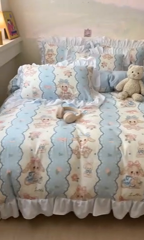 91家纺网 家纺一手货源 找家纺 2025新款云柔棉韩式INS减龄花边款卡通四件套 花边款-蓝色蕾丝兔