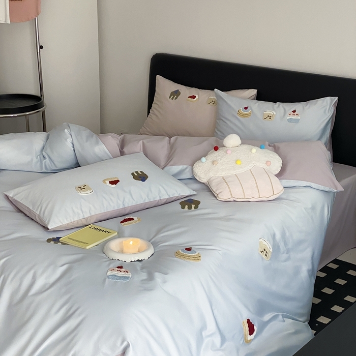 91家纺网 家纺一手货源 找家纺 鹿班家居 2025新款100S长绒棉毛巾绣系列四件套-微甜起司（标准会员-20元） 微甜起司-蓝色