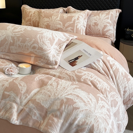 91家纺网 家纺一手货源 找家纺 （总）（买家秀 爆款不断货）A类母婴级6D提花牛奶绒四件套珊瑚绒雪花绒四件套千鸟格牛奶绒四件套花卉牛奶绒