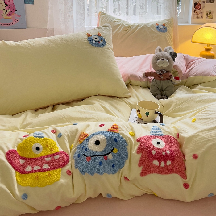 91家纺网 家纺一手货源 找家纺 曼谷家纺 2025新款软糯毛巾绣水洗棉四件套-【买家秀联系微信】专属版权，质检报告 三小怪-芝士粉