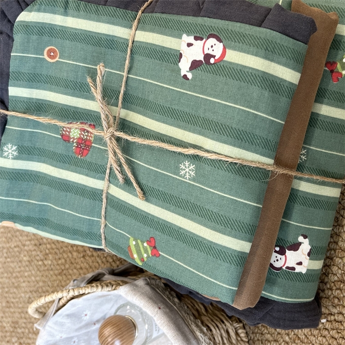 91家纺网 家纺一手货源 找家纺 荣轩 2024新款全棉印花双层纱四件套 皱皱纱花边款 花边姜饼人