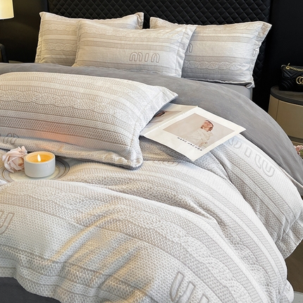 91家纺网 家纺一手货源 找家纺 （买家秀 爆款不断货）A类母婴级6D提花牛奶绒四件套珊瑚绒雪花绒四件套千鸟格牛奶绒四件套花卉牛奶绒 麦穗灰