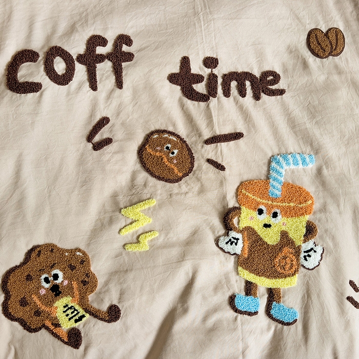 91家纺网 家纺一手货源 找家纺 曼谷家纺 2025新款软糯毛巾绣水洗棉四件套-【买家秀联系微信】专属版权，质检报告 咖啡时光-奶咖