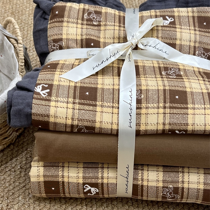 91家纺网 家纺一手货源 找家纺 荣轩 2024新款全棉印花双层纱四件套 皱皱纱花边款 花边曲奇小熊