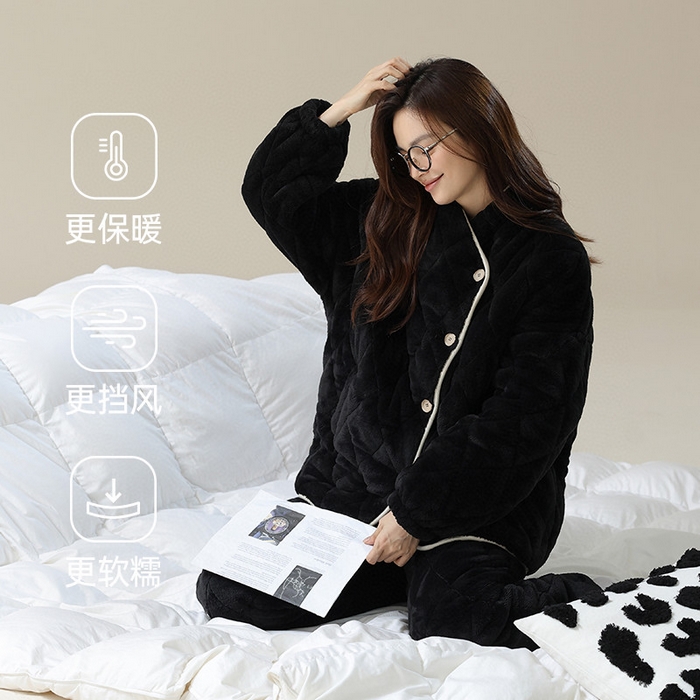 91家纺网 家纺一手货源 找家纺 （总）2025新款夹棉立领女款黑色