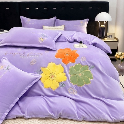 孟鑫家纺 2025新款高端贴布绣花牛奶绒四件套加厚刺绣被套高克重A类保暖套件 锦上添花-香芋紫