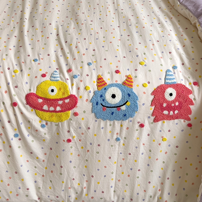 91家纺网 家纺一手货源 找家纺 曼谷家纺 2025新款软糯毛巾绣水洗棉四件套-【买家秀联系微信】专属版权，质检报告 三小怪-波点紫