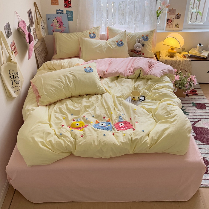 91家纺网 家纺一手货源 找家纺 曼谷家纺 2025新款软糯毛巾绣水洗棉四件套-【买家秀联系微信】专属版权，质检报告 三小怪-芝士粉