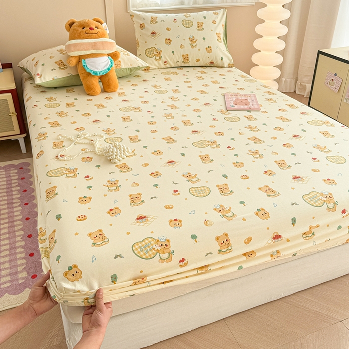 91家纺网 家纺一手货源 找家纺 呗旺鹿 2025新款全棉13372床笠 围裙小熊