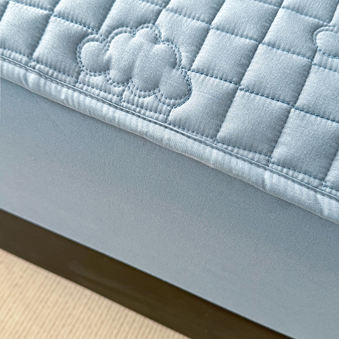 91家纺网 家纺一手货源 找家纺 3C 2025新款A类亲肤夹棉床笠-小云朵 小云朵 深海蓝