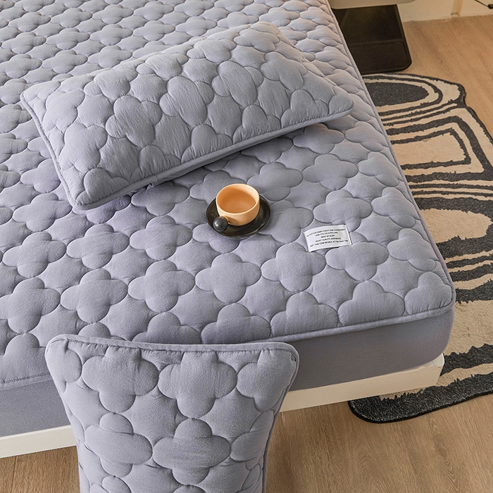 91家纺网 家纺一手货源 找家纺 3C 2025新款全棉水洗棉夹棉床笠-梦屿系列 梦屿 蓝灰