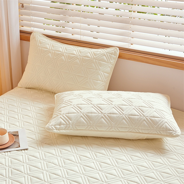 91家纺网 家纺一手货源 找家纺 3C 2025新款A类三角格防水隔脏床笠 三角格-奶油白