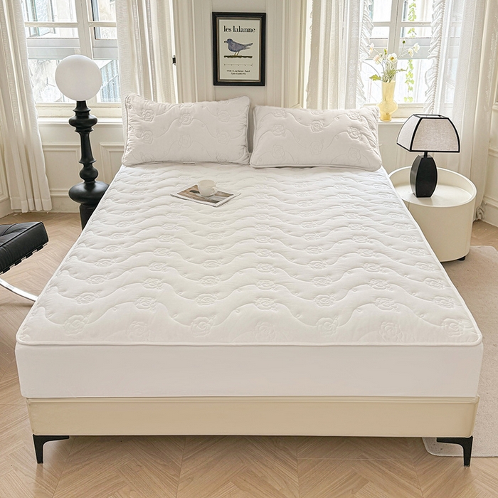 91家纺网 家纺一手货源 找家纺 3C 2024新款全棉水洗棉夹棉玫瑰床笠-花语系列 花语 奶昔白