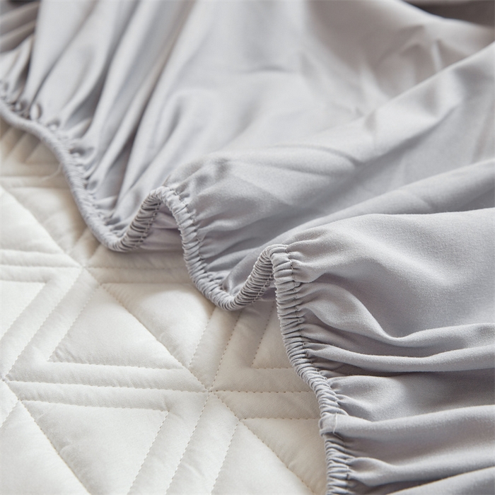 91家纺网 家纺一手货源 找家纺 3C 2025新款A类三角格防水隔脏床笠 三角格-云雾灰