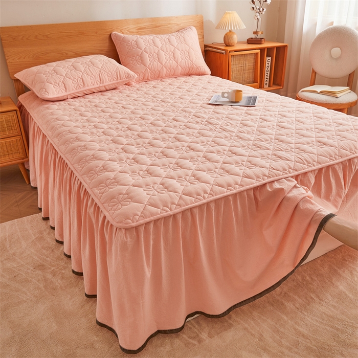 91家纺网 家纺一手货源 找家纺 3C 2024新款全棉水洗棉夹棉床裙-四叶草系列 四叶草-典雅玉