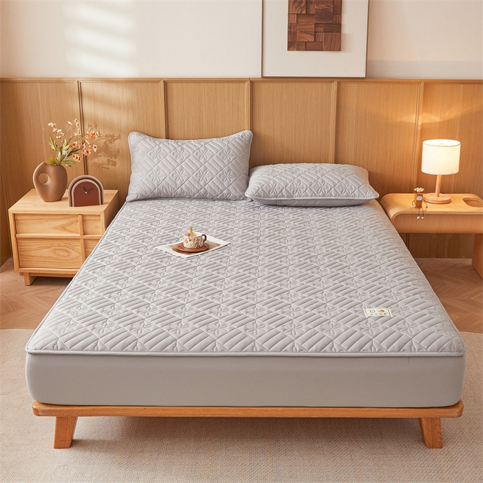 91家纺网 家纺一手货源 找家纺 3C 2025新款A类幸运花防水隔脏床笠 幸运花-云雾灰