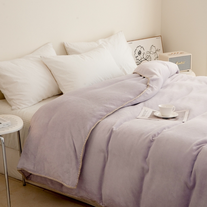 91家纺网 家纺一手货源 找家纺 法芙娜 2025新款牛奶绒被套毯 紫色
