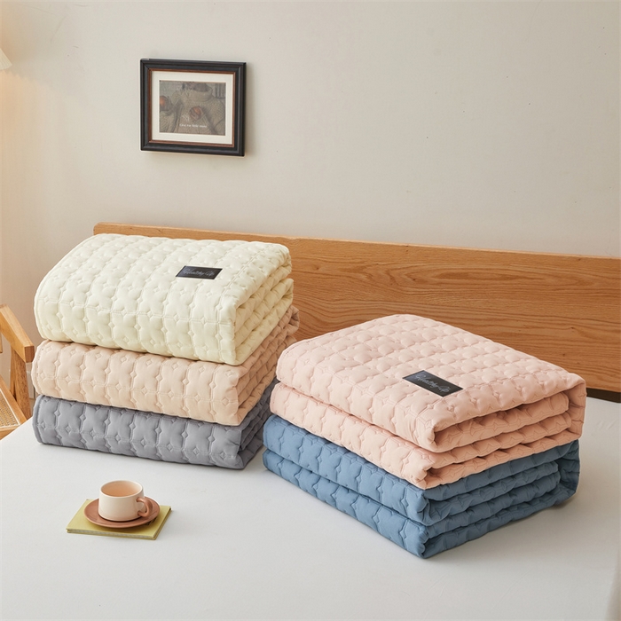 91家纺网 家纺一手货源 找家纺 3C 2025新款A类时尚格防水隔脏床笠 组合图