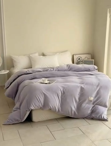 91家纺网 家纺一手货源 找家纺 法芙娜 2025新款牛奶绒被套毯 紫色