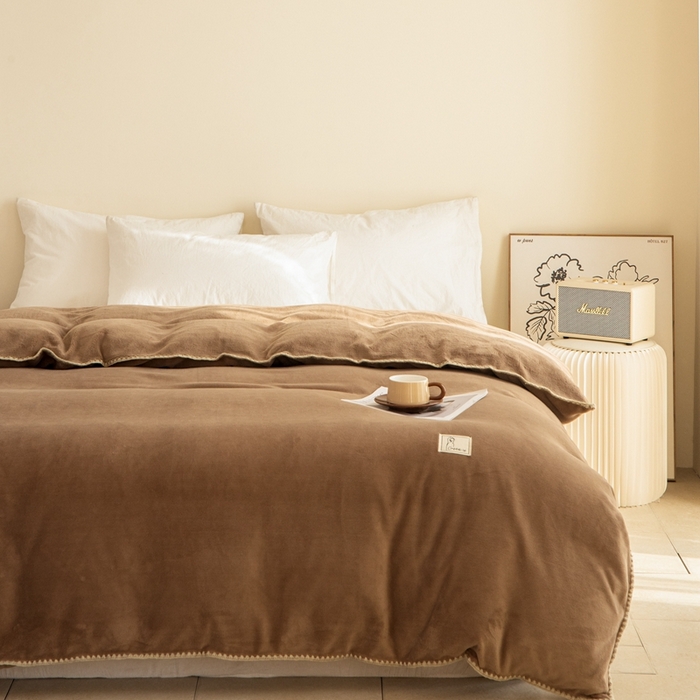 91家纺网 家纺一手货源 找家纺 法芙娜 2025新款牛奶绒被套毯 咖色