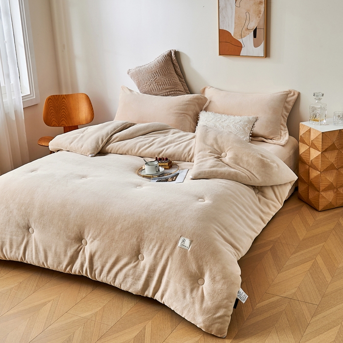 91家纺网 家纺一手货源 找家纺 法芙娜 2025新款牛奶绒懒人被 米色