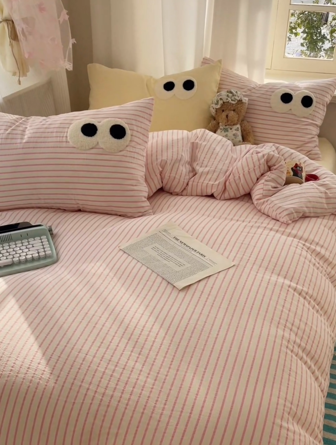 91家纺网 家纺一手货源 找家纺 2025新款A类亲肤舒适软糯云柔水洗棉大眼睛毛巾绣混搭格子撞色系列四件套 大眼粉小格奶黄