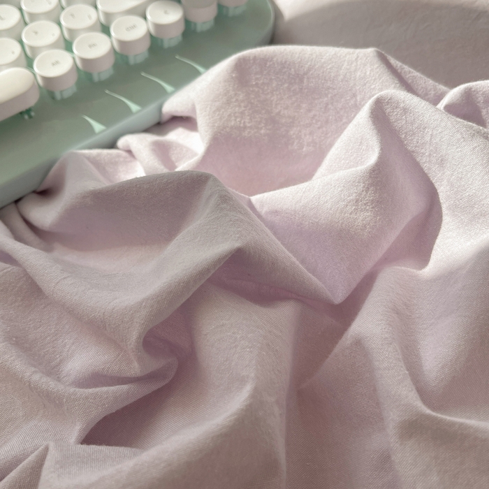 91家纺网 家纺一手货源 找家纺 2025新款A类亲肤舒适软糯云柔水洗棉大眼睛毛巾绣混搭格子撞色系列四件套 大眼葡萄粉桃