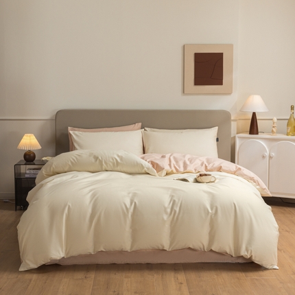 91家纺网 家纺一手货源 找家纺 典曼家纺 2025新品A类长绒棉纯色双拼四件套 奶昔白+白桃粉