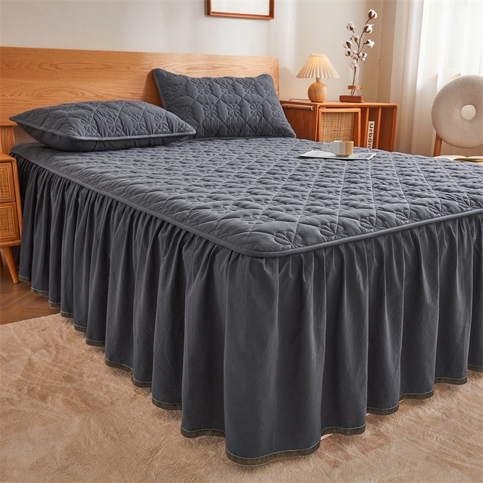 91家纺网 家纺一手货源 找家纺 3C 2024新款全棉水洗棉夹棉床裙-四叶草系列 四叶草-夜光灰