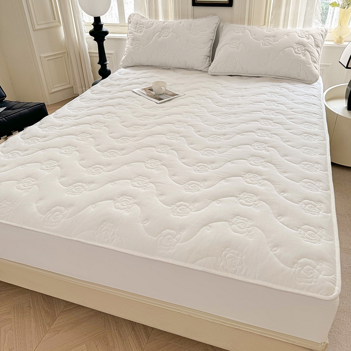 91家纺网 家纺一手货源 找家纺 3C 2024新款全棉水洗棉夹棉玫瑰床笠-花语系列 花语 奶昔白