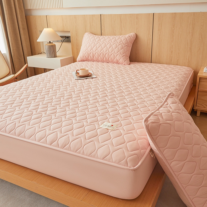 91家纺网 家纺一手货源 找家纺 3C 2025新款A类菱形格防水隔脏床笠-卡诺 卡诺-柔粉