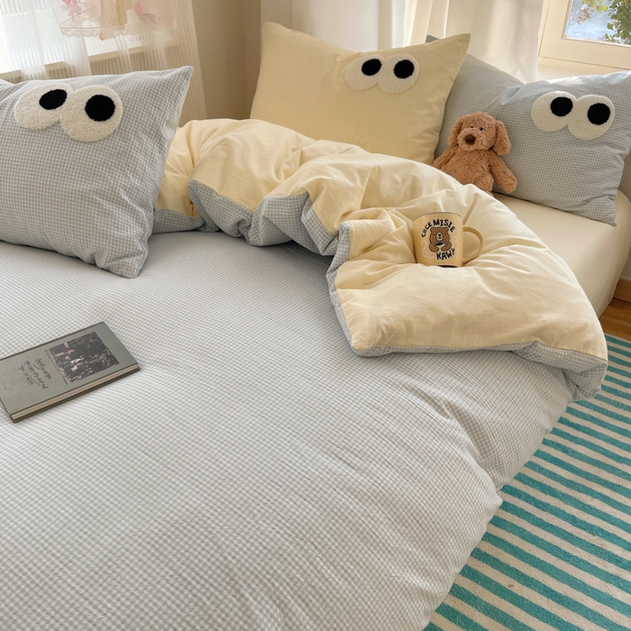 91家纺网 家纺一手货源 找家纺 2025新款A类亲肤舒适软糯云柔水洗棉大眼睛毛巾绣混搭格子撞色系列四件套 大眼奶黄小蓝格2