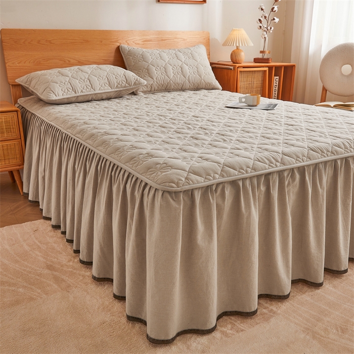 91家纺网 家纺一手货源 找家纺 3C 2024新款全棉水洗棉夹棉床裙-四叶草系列 四叶草-浅卡其