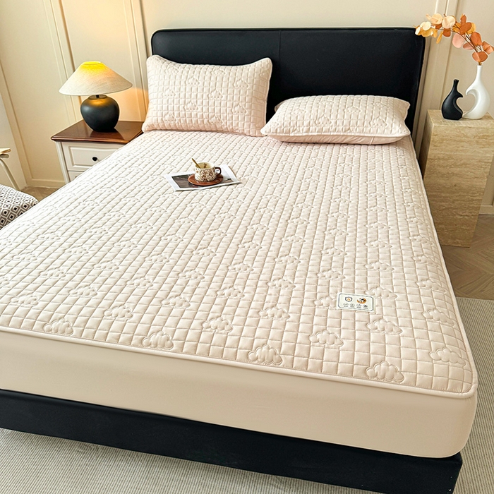 91家纺网 家纺一手货源 找家纺 3C 2025新款A类亲肤夹棉床笠-小云朵 小云朵 浅卡其