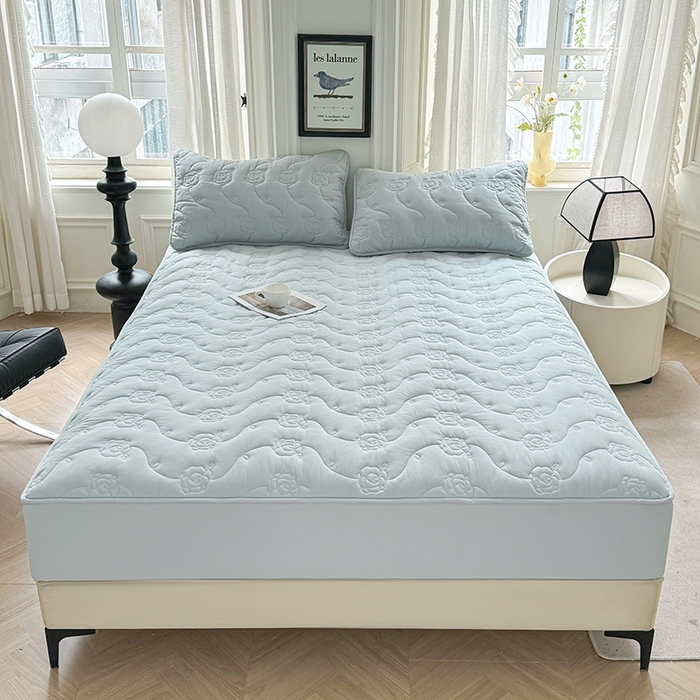 91家纺网 家纺一手货源 找家纺 3C 2024新款全棉水洗棉夹棉玫瑰床笠-花语系列 花语 婴儿蓝