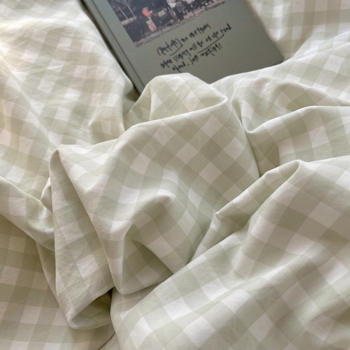 91家纺网 家纺一手货源 找家纺 2025新款A类亲肤舒适软糯云柔水洗棉大眼睛毛巾绣混搭格子撞色系列四件套 大眼绿格粉粉