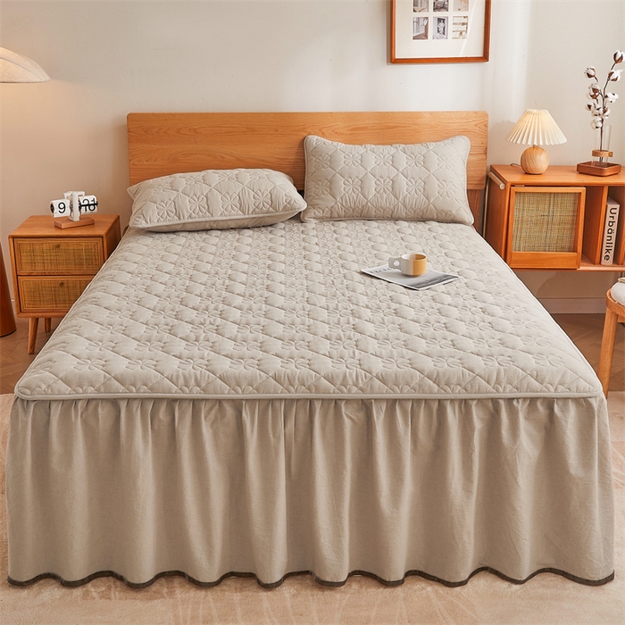 91家纺网 家纺一手货源 找家纺 3C 2024新款全棉水洗棉夹棉床裙-四叶草系列 四叶草-浅卡其