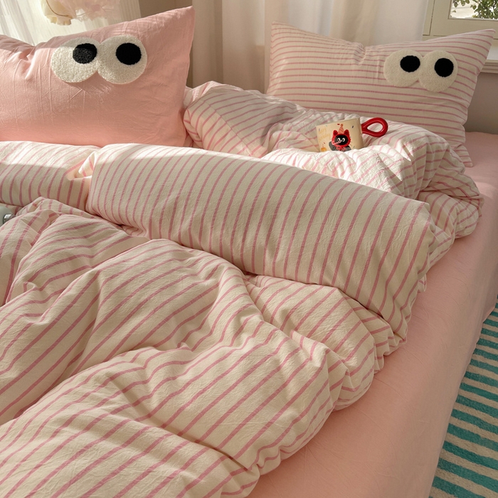 91家纺网 家纺一手货源 找家纺 2025新款A类亲肤舒适软糯云柔水洗棉大眼睛毛巾绣混搭格子撞色系列四件套 大眼粉条粉